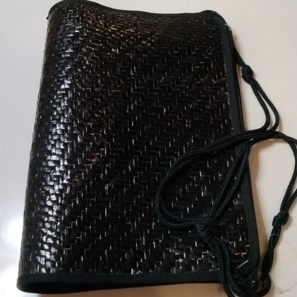 Made in Hong Kong black woven clutch - Picture 4 of 7